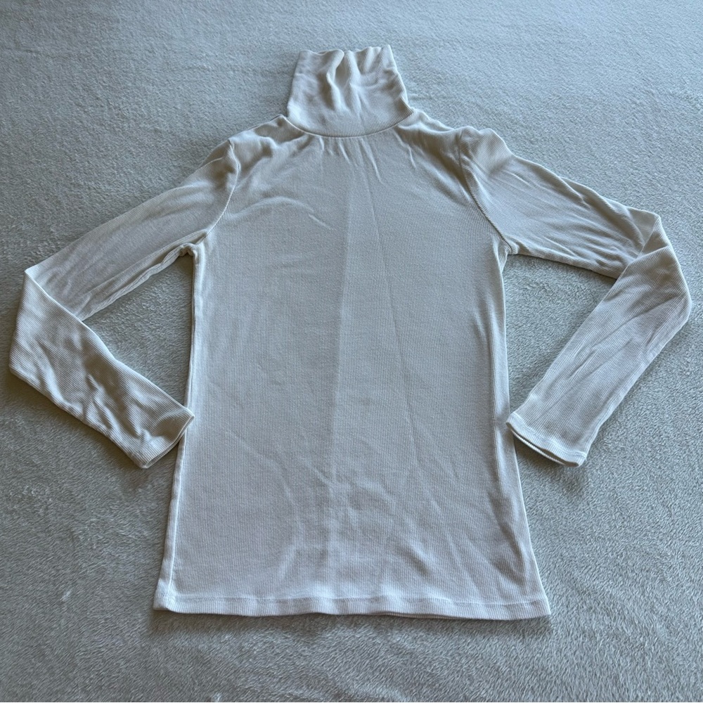 Women's White Long Sleeve Turtleneck Top